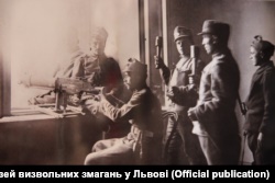 Українські бійці у приміщенні Галицького сейму. Львів, листопад 1918 року