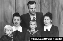 Олекса Гірник із родиною