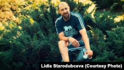 Михайло Ващенко втратив ступню під час бойових дій. Фотографія з книги