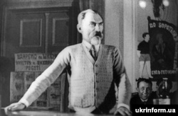 Микола Скрипник (1872–1933) – український радянський державний і політичний діяч. Був одним із головних ідеологів та провідників українізації