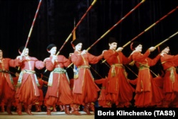 Під час танцю «Запорожці», 1977 рік