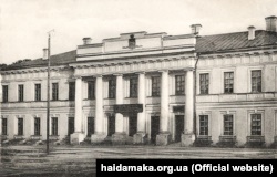 Ще один колишній палац гетьмана Розумовського, у місті Почепі на Стародубщині
