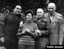 Зліва направо: Микола Руденко, Раїса Руденко, Зінаїда Григоренко, Петро Григоренко (1970-і роки)