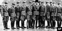 Командир Організації народної оборони «Карпатська Січ» Дмитро Климпуш (у чорній шапці) разом з іншими військовими організації. Хуст, березень 1939 року
