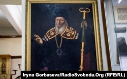 В краеведческом музее Мариуполя некоторое время хранилась копия иконы, сейчас на этом месте располагается портрет митрополита Игнатия – одного из ее хранителей