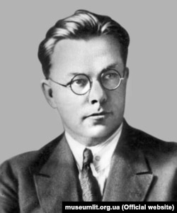Микола Зеров (1890–1937) – український поет, літературознавець, літературний критик, полеміст, лідер «неокласиків», майстер сонетної форми та перекладач античної поезії