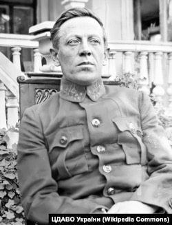 Симон Петлюра (1879–1926) – український державний, військовий та політичний діяч, публіцист, літературний і театральний критик. Фото 1920 року