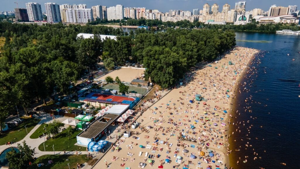 Синоптики обіцяють послаблення спеки в Україні