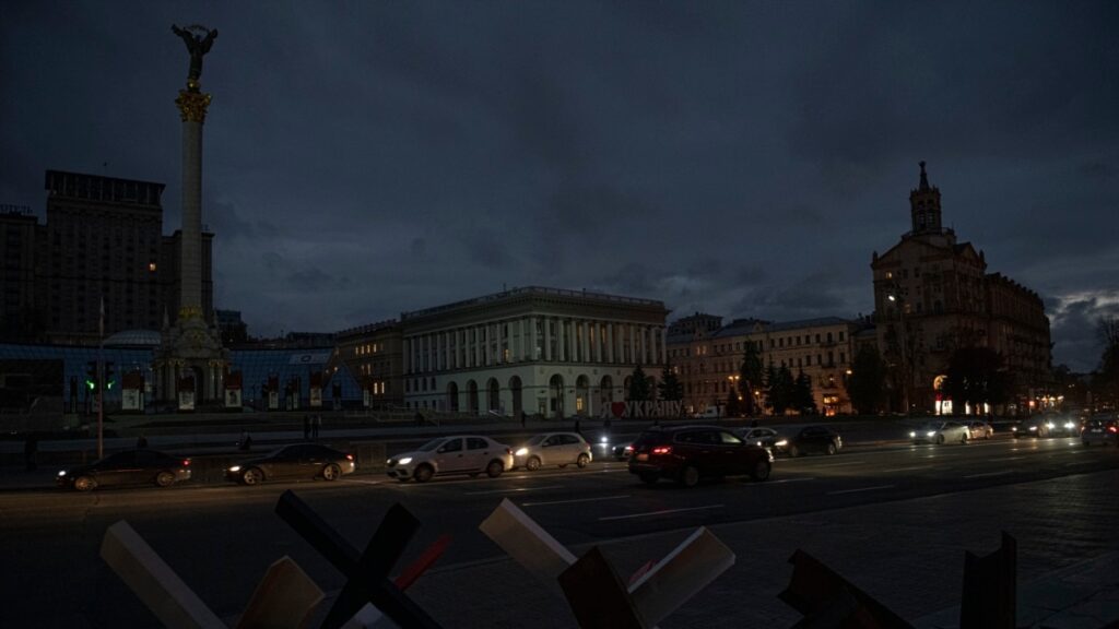 Енергетики розповіли, коли в Києві повернуться до планових графіків відключення світла