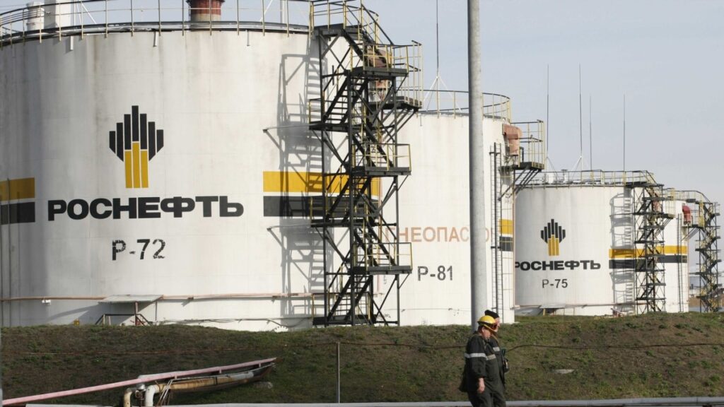 Країни ЄС продовжують узгодження стелі цін на російську нафту