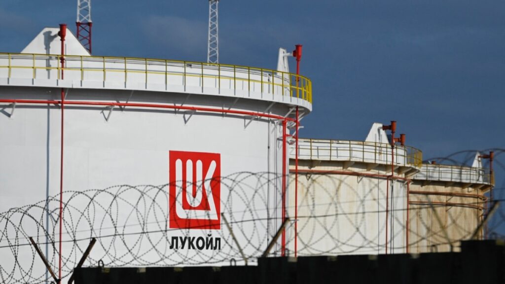 ЄС відклав обговорення стелі цін на російську нафту до наступного тижня